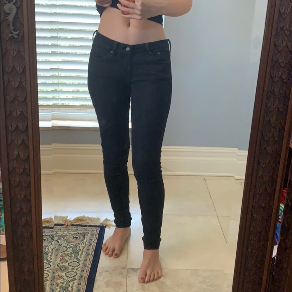 Low-waisted Black Skinny Jeans